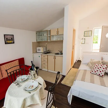 Slaven Apartmán *