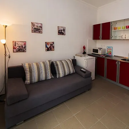 Slaven Apartment Plano